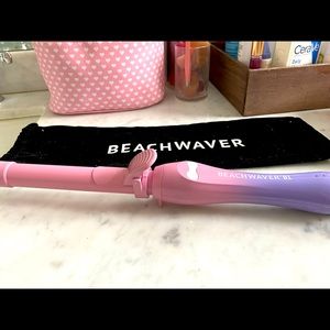 Special edition Beachwaver curling iron b1 like new